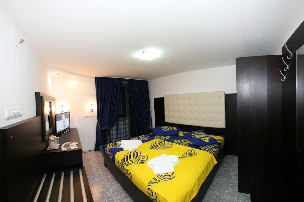 Pensiunea El Plazza Baile Herculane Phòng bức ảnh